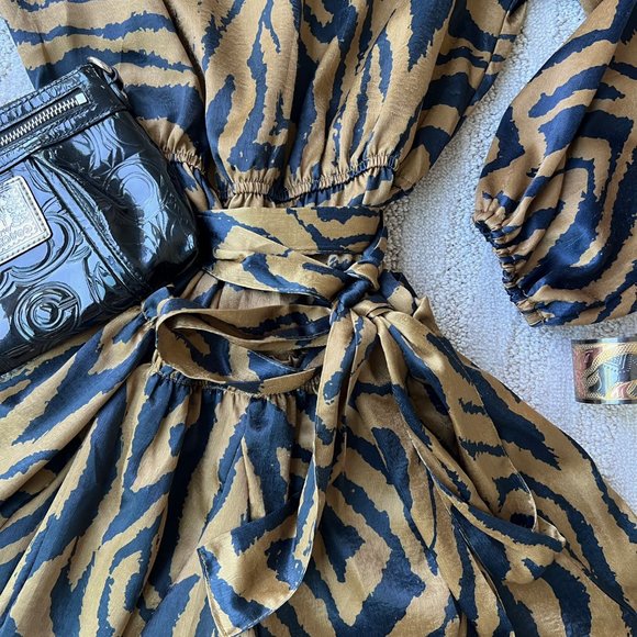 VICI COLLECTION Print Ballon Sleeve Tiered Dress - Picture 10 of 13